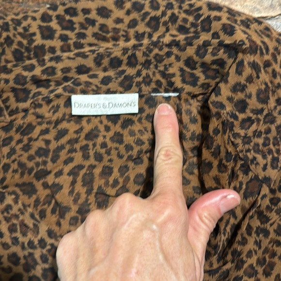 Draper’s & Damon’s animal print leopard button down top sheer silk vintage chic - Picture 9 of 11